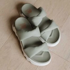 Sorel Viibe Twist Slide, Safari -Albionfit Store 369A0038final a1a29951 e3a1 4ba0 a290 59c6bc3a8f2f