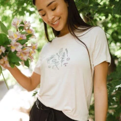 Wildflower Tee, Cream -Albionfit Store 369A1500final 1