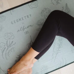 Geometry Towel -Albionfit Store 369A1794final