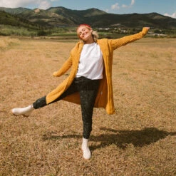 Atlas Ribbed Blouse, White -Albionfit Store 369A2198final 9e2aca54 9792 4aee 85cd 96b877da6643