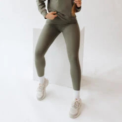 Intention Leggings 7/8, Olive -Albionfit Store 369A5062final