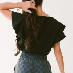 9 To 9 Boss Crop Tee, Black -Albionfit Store 369A5937 60ded11f afb2 4afd b1fd 78def16e0b0a