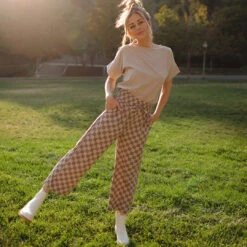 Audrey Wide Leg Pants, Brown Checkers -Albionfit Store 369A8332final 32b470fb a769 4625 b446 6514c4b9d16a