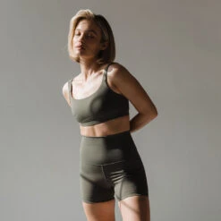 Momentum Bra, Olive -Albionfit Store 369A8429final 925a2cce 74cb 4c9c 8e85 1ae623833f70