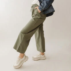 Audrey Wide Leg Pants, Olive -Albionfit Store 369A8651final