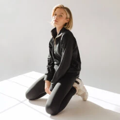 The Gotta Run 1/4 Zip, Black -Albionfit Store 369A8674final