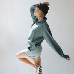 The Gotta Run 1/4 Zip, Blue Grey 12 The Gotta Run 1/4 Zip, Blue Grey -Albionfit Store 369A9201final