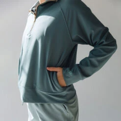 The Gotta Run 1/4 Zip, Blue Grey 15 The Gotta Run 1/4 Zip, Blue Grey -Albionfit Store 369A9241final 41ed085f 7662 49c3 930e d4d003da50df