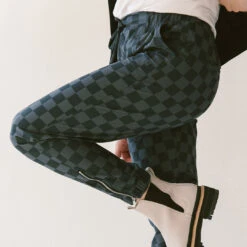 Slate Checkers Jetsetters -Albionfit Store 369A9928final 5670ce91 f848 4ee9 8c9f 75f53d118bb2 1