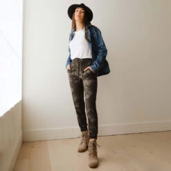 Camo Destination Joggers -Albionfit Store DESTINATION JOGGERS CAMO 1