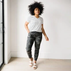 Camo Destination Joggers -Albionfit Store DESTINATION JOGGERS CAMO 1 5f7d8aa1 7128 4b8a a25a 51837c10fe36