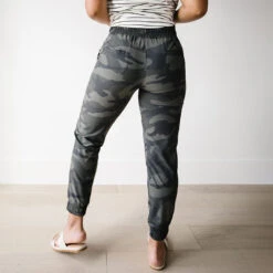 Camo Destination Joggers -Albionfit Store DESTINATION JOGGERS CAMO 4 5b002524 845f 47db aabe b8f4ba34bd57