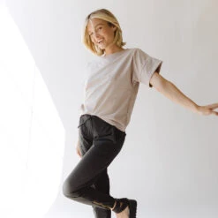 Boss Crop Tee, Cobblestone -Albionfit Store I2A9521final