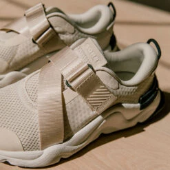 Sorel Kinetic Strap Sneaker, Sea Salt Fawn -Albionfit Store KINETIC RNEGD STRAP SNEAKER WEB 4